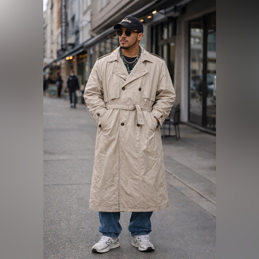 Vintage Full length Trench Coat – NWT size
large removable quilted lining